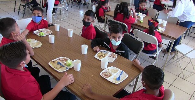 550 escuelas y más de 128 mil niños reciben desayunos escolares en BC