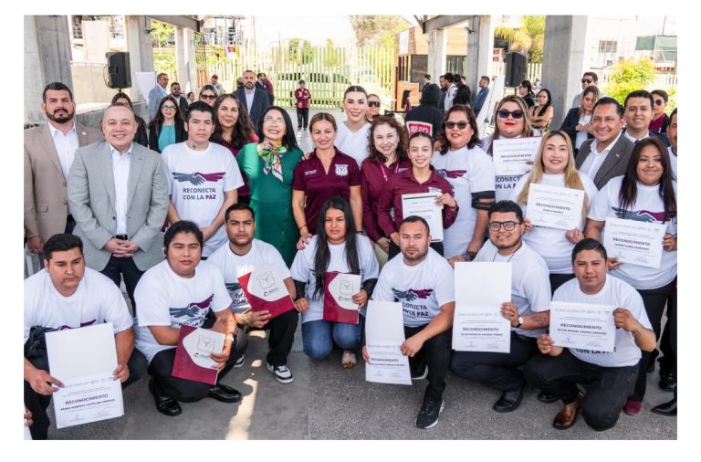Reconoce gobernadora Marina del Pilar a primera generación de jóvenes de estrategia «Reconecta con la Paz»