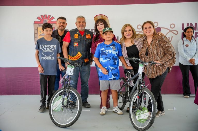 Festeja Norma Bustamante a infancias del valle de Mexicali en día de la niña y el niño