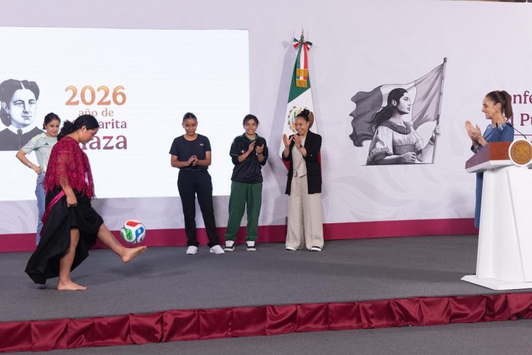 Presenta presidenta Claudia Sheinbaum a las 4 ganadoras del concurso Representa a México en la inauguración del mundial