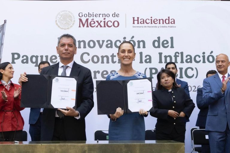 Firman presidenta Sheinbaum, empresas proveedoras y tiendas de autoservicio renovación del PACIC para mantener canasta básica en 910 pesos