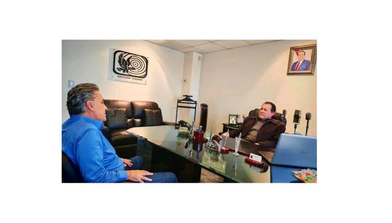 Ruiz Uribe se Reúne con el Secretario General del STIRTT-TIJUANA