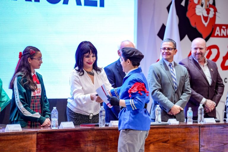 Tres décadas transformando vidas: Norma Bustamante celebra 30 años de D.A.R.E Mexicali