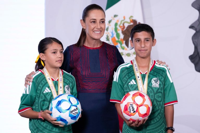 Inicia etapa distinta del fútbol mexicano: presidenta Claudia Sheinbaum; FMF presenta estrategia nacional de formación