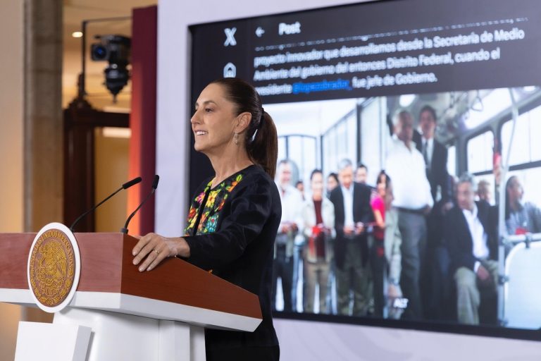 Presidenta Sheinbaum obsequiará 6 viajes dobles al sureste para los papás de México