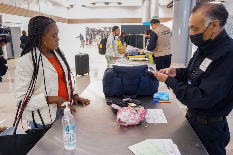 Senasica refuerza inspección a más de 5 millones de turistas que visitan México durante la Copa Mundial