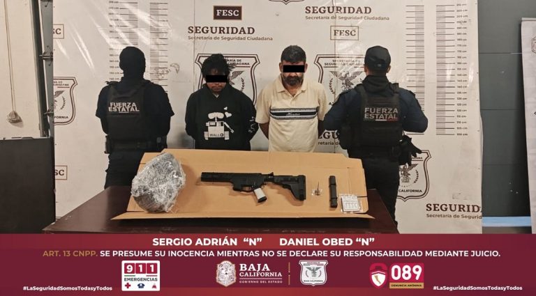 Detienen a dos presuntos sicarios armados en Tecate