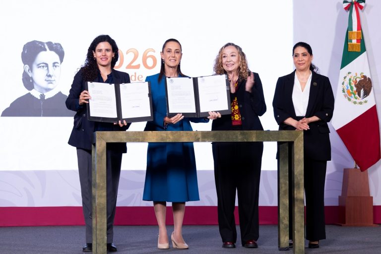 Presidenta Sheinbaum firma y envía iniciativa de Ley General para prevenir, investigar, sancionar y reparar el daño por el delito de feminicidio