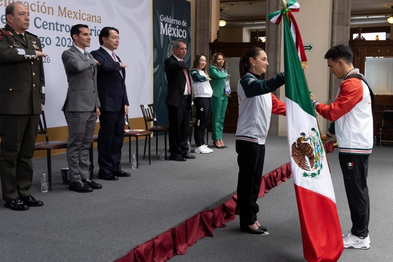 Presidenta Sheinbaum abandera a delegación mexicana rumbo a XXV Juegos Centroamericanos y del Caribe Santo Domingo 2026