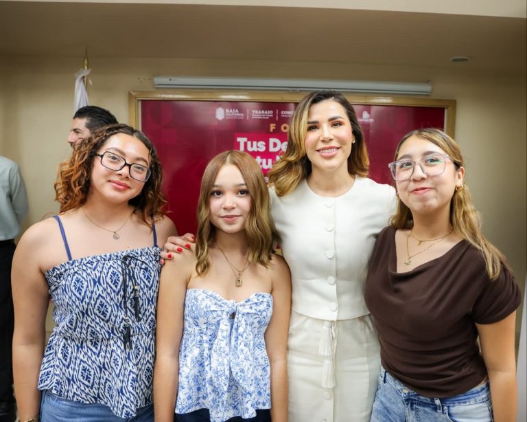 Garantiza gobierno del estado acceso a la universidad con beca «Corazón de Cimarrón»