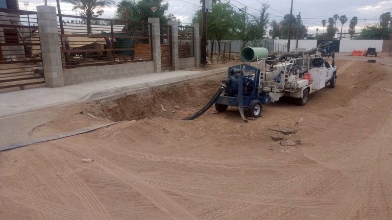 Dan continuidad a rehabilitación de infraestructura sanitaria en Colector Sur