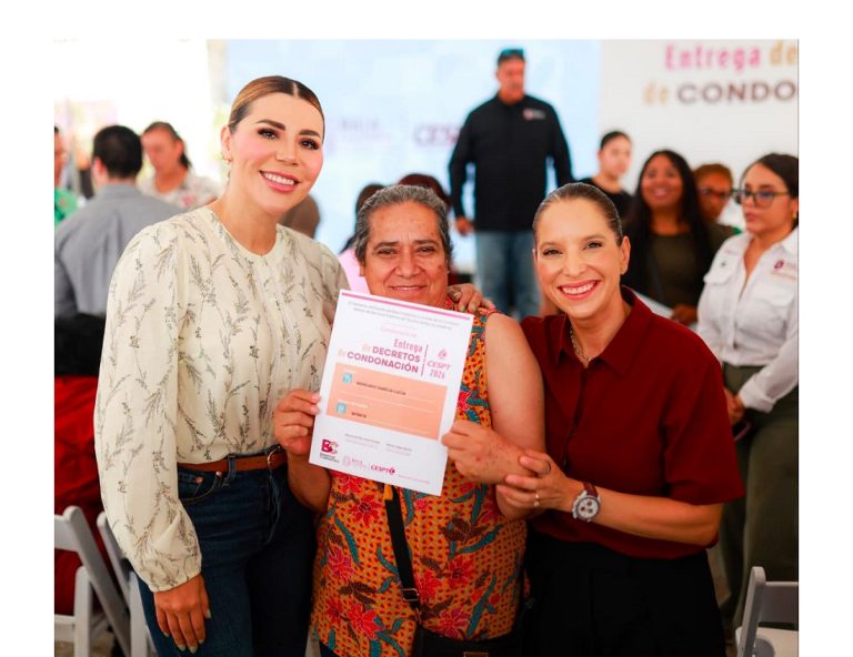 Entrega gobierno de Baja California apoyos para garantizar agua en beneficio de economía familiar