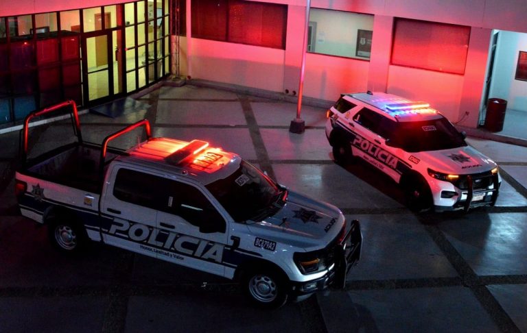 Vecinos golpearon y entregaron a sujeto que robó carro a anciano