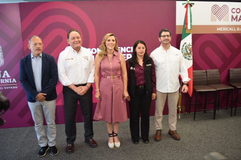 “Desbandada” de secretarios en BC; buscan candidatura rumbo al 2027