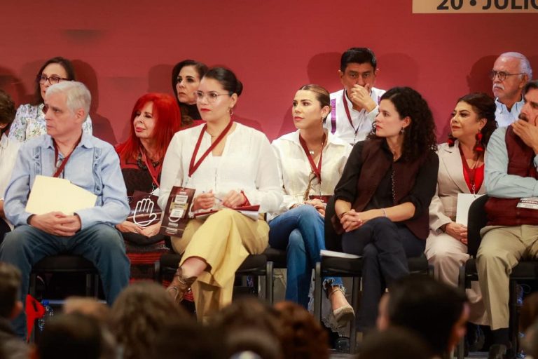 Gobernadoras y gobernadores de la 4T cierran filas en defensa de México y su soberanía