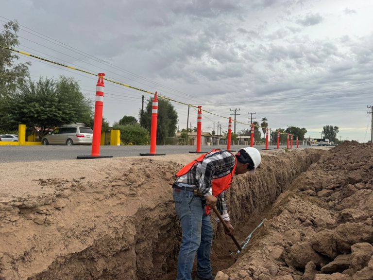 CESPM avanza en construcción de red de agua potable en ejido Jiquilpan