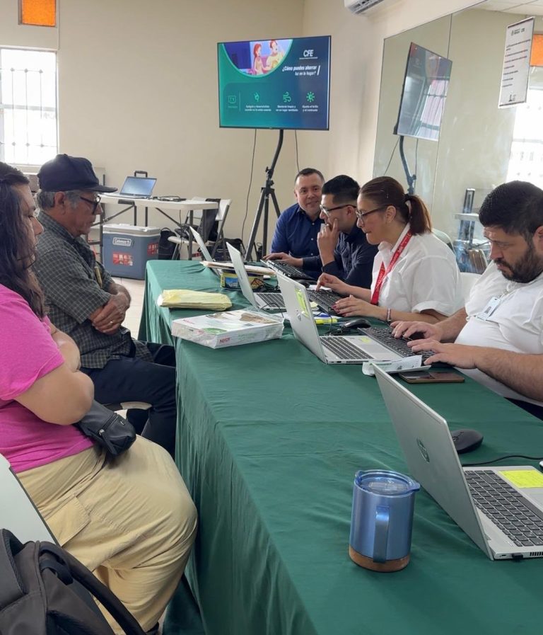 Atiende CFE a familias de «Los Pueblas»