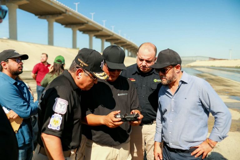 Instruye Gobernadora de BC recorrido de inspección por canalización Río Tijuana